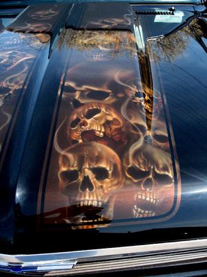 DETAIL- AIRBRUSHED skulls on Nova hood race stripe