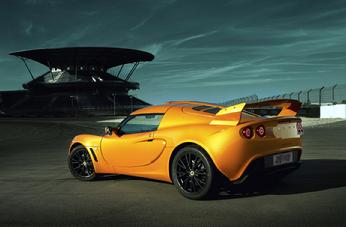 Lotus on the track before Pinstriping